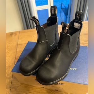 NIB Blundstone 510W Chelsea Boot